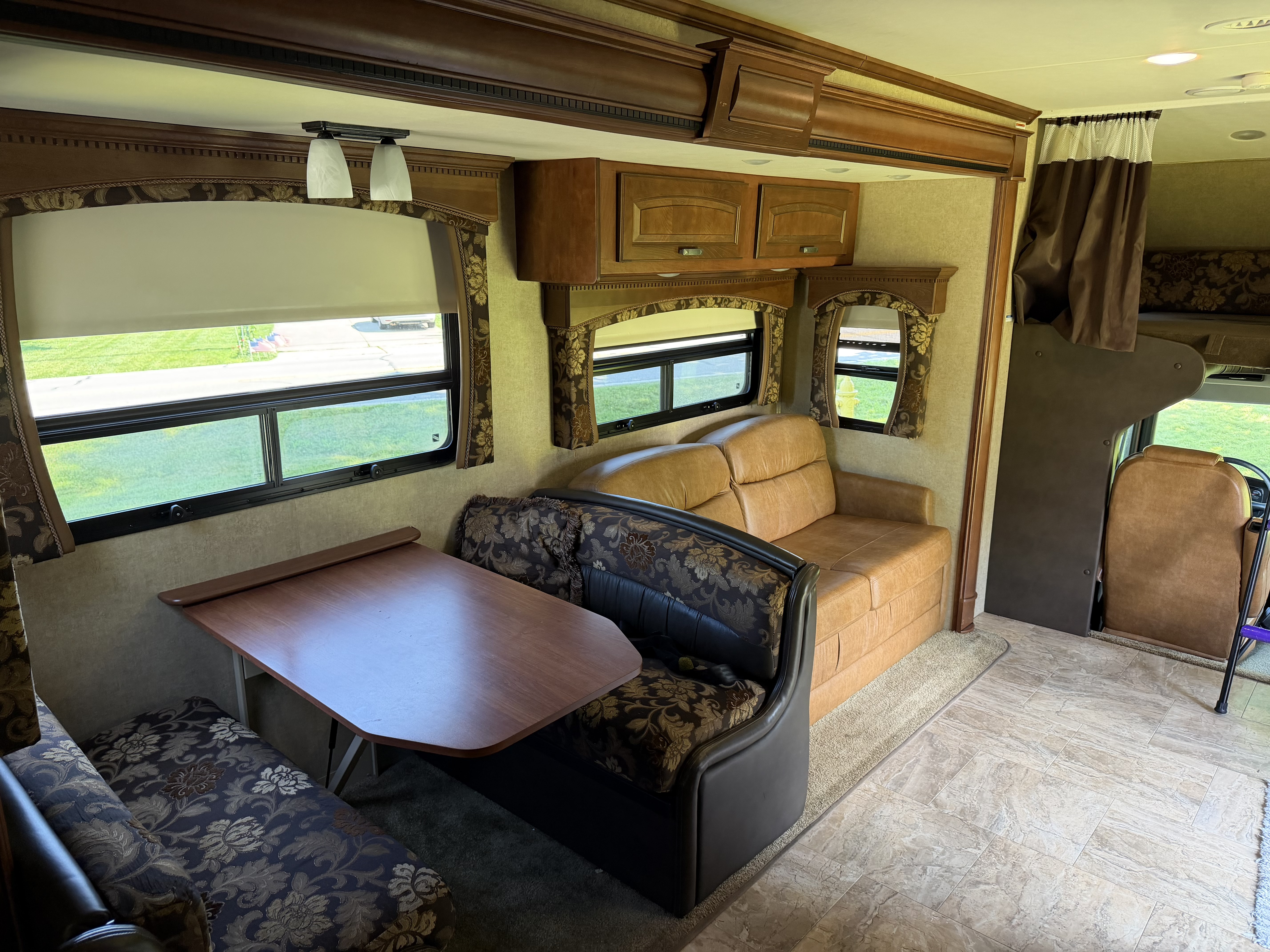 2013 Jayco SENECA 37 FS in liberty township OH
