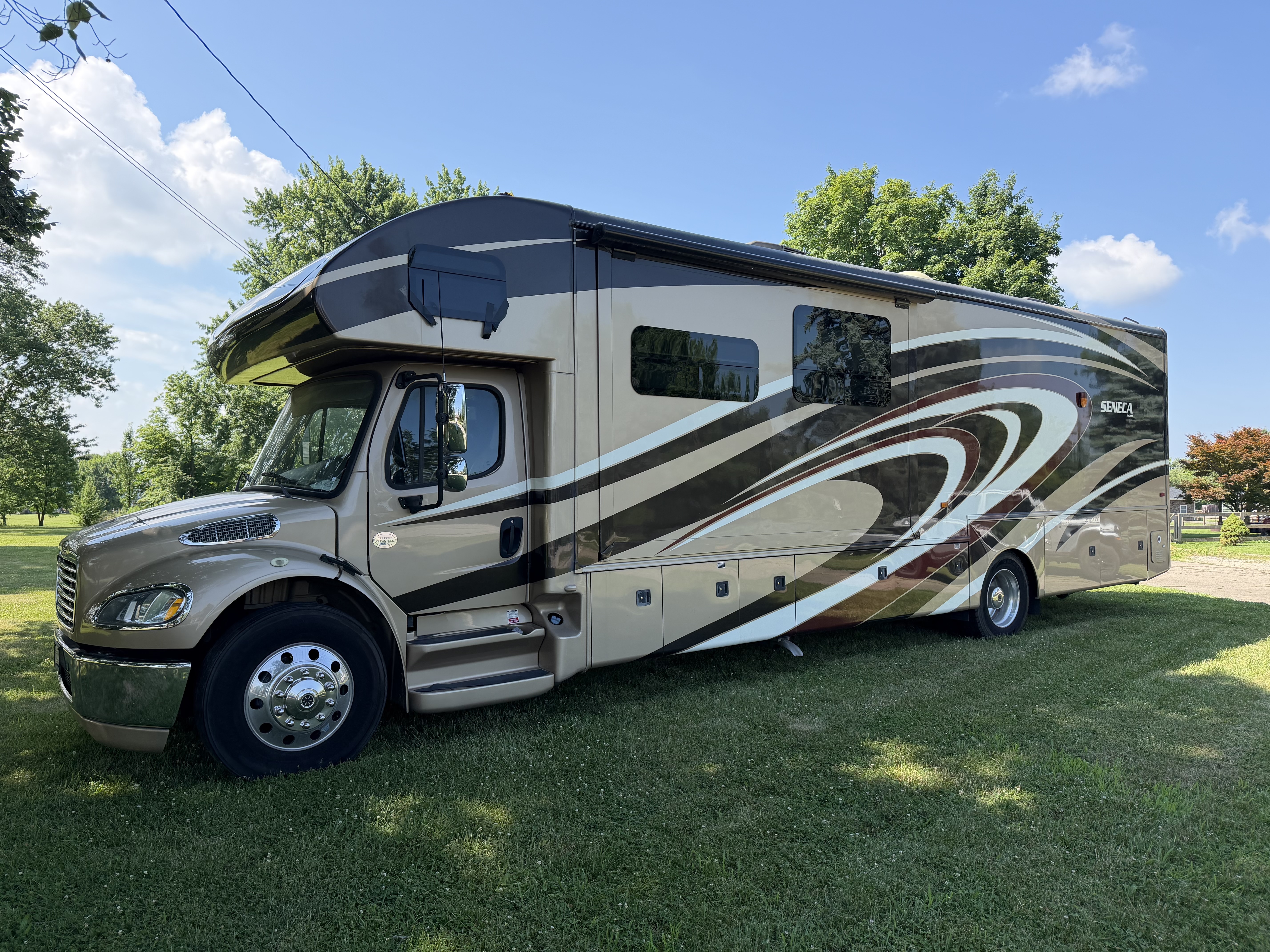 2013 Jayco SENECA 37 FS in liberty township OH