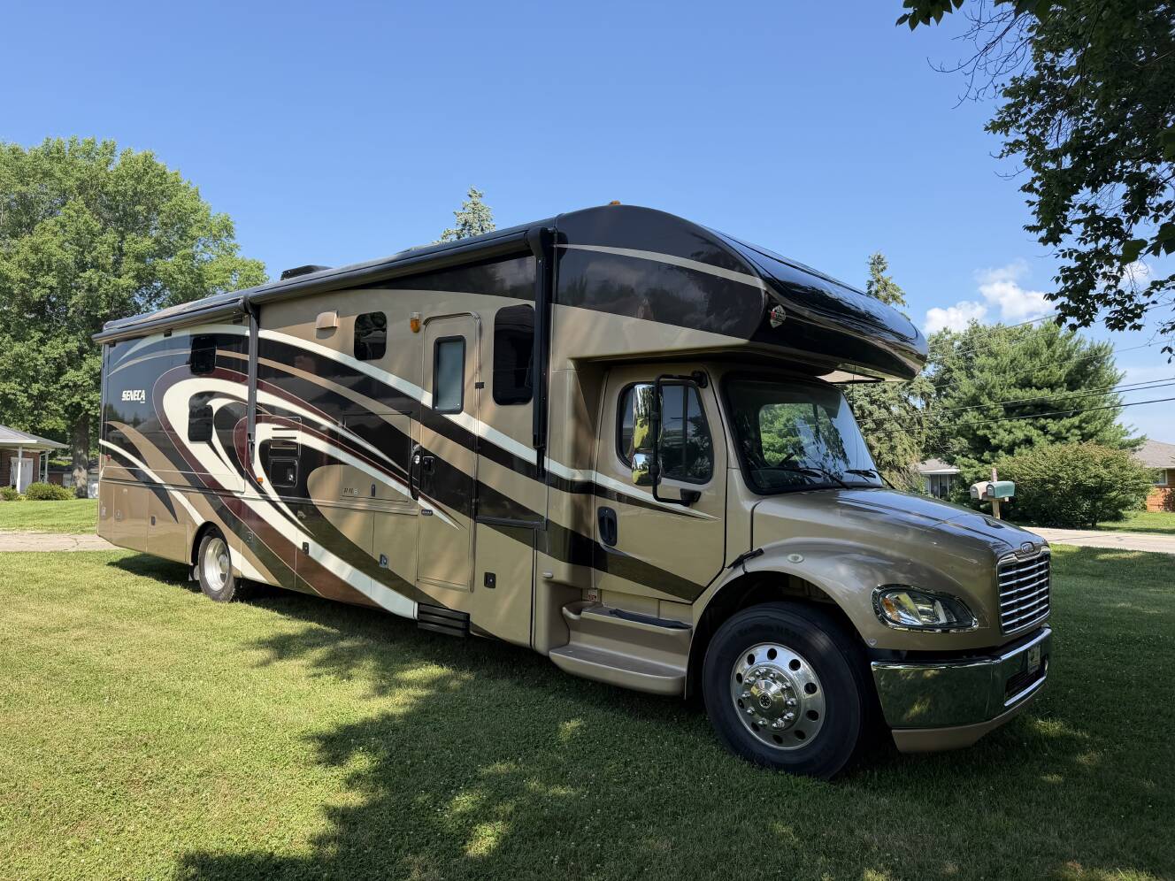 A photo of this 2013 Jayco SENECA 37 FS