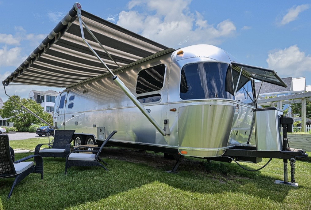 2022 Airstream GLOBETROTTER 27FBQ RV