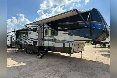 2018 Keystone RAPTOR 426 in porter TX