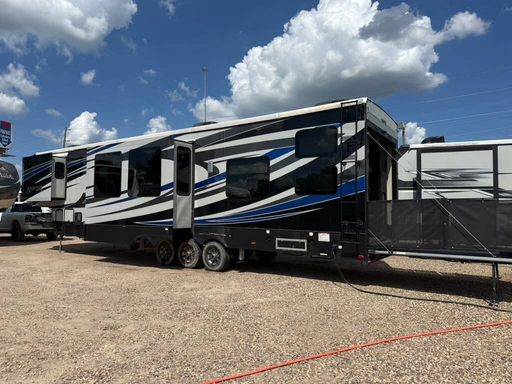 2018 Keystone RAPTOR 426 in porter TX