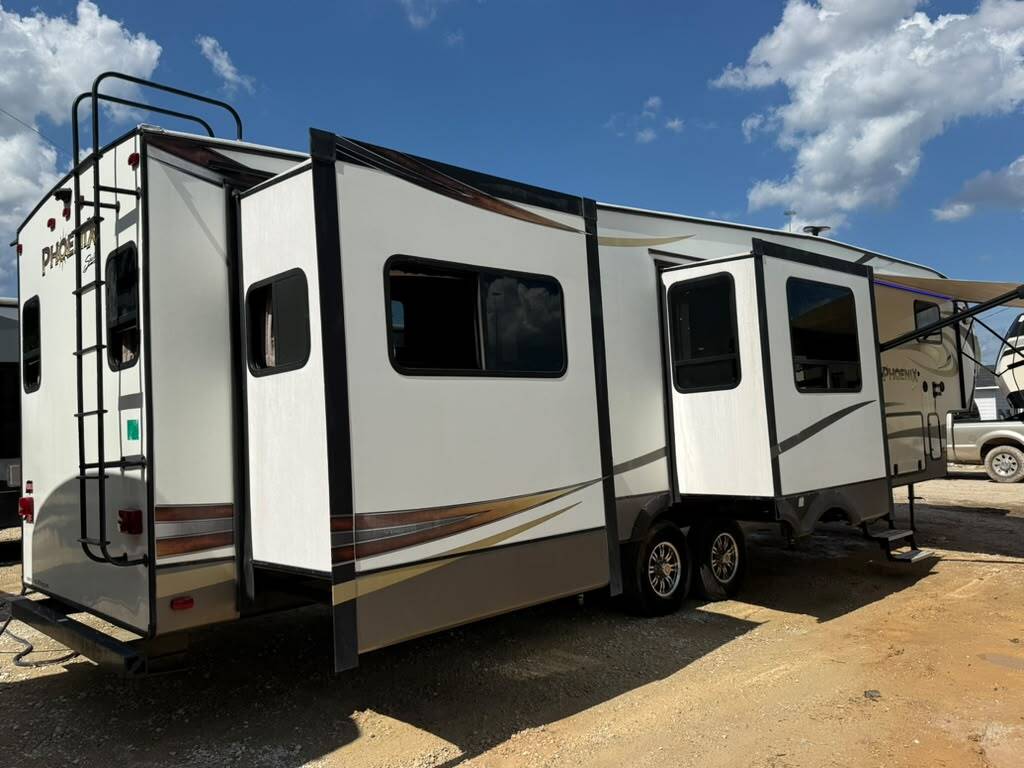 2018 Shasta PHOENIX 381RE in porter TX