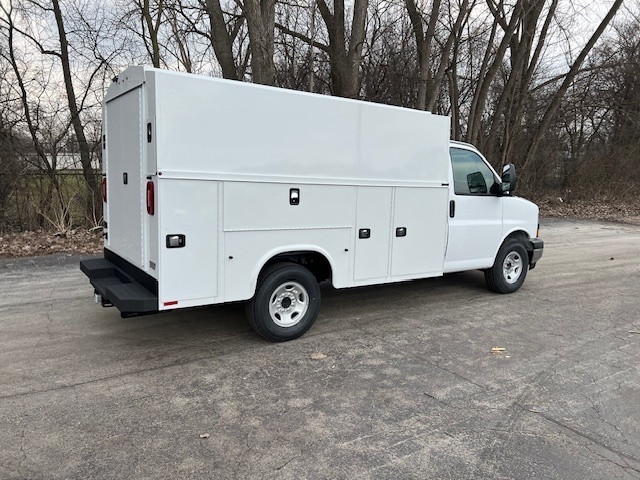 2026 GMC SAVANA G3500 in Glen Ellyn, IL