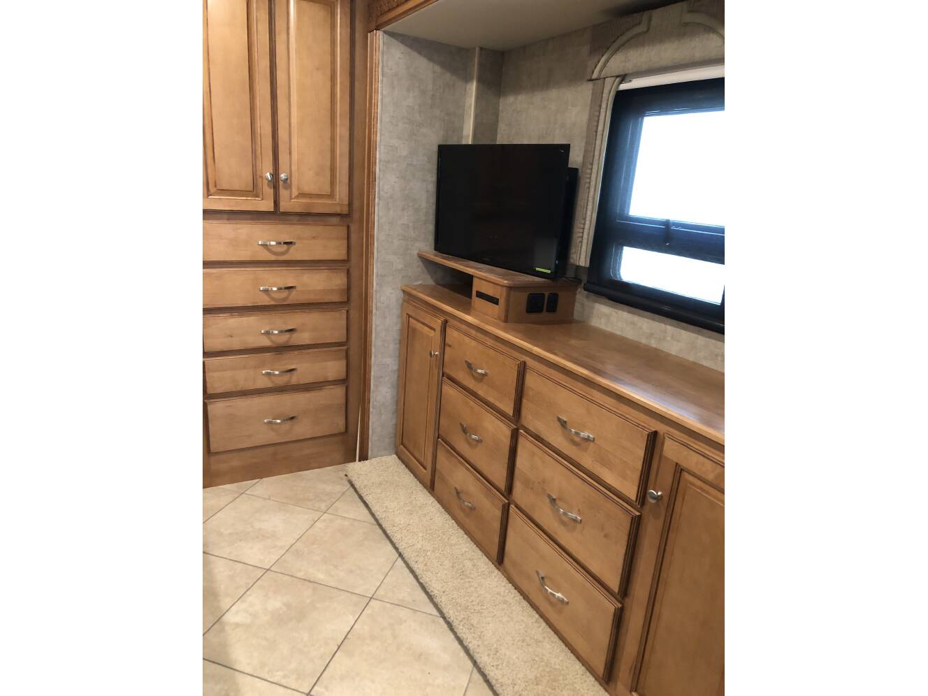 A photo of this 2015 Winnebago ADVENTURER 35P