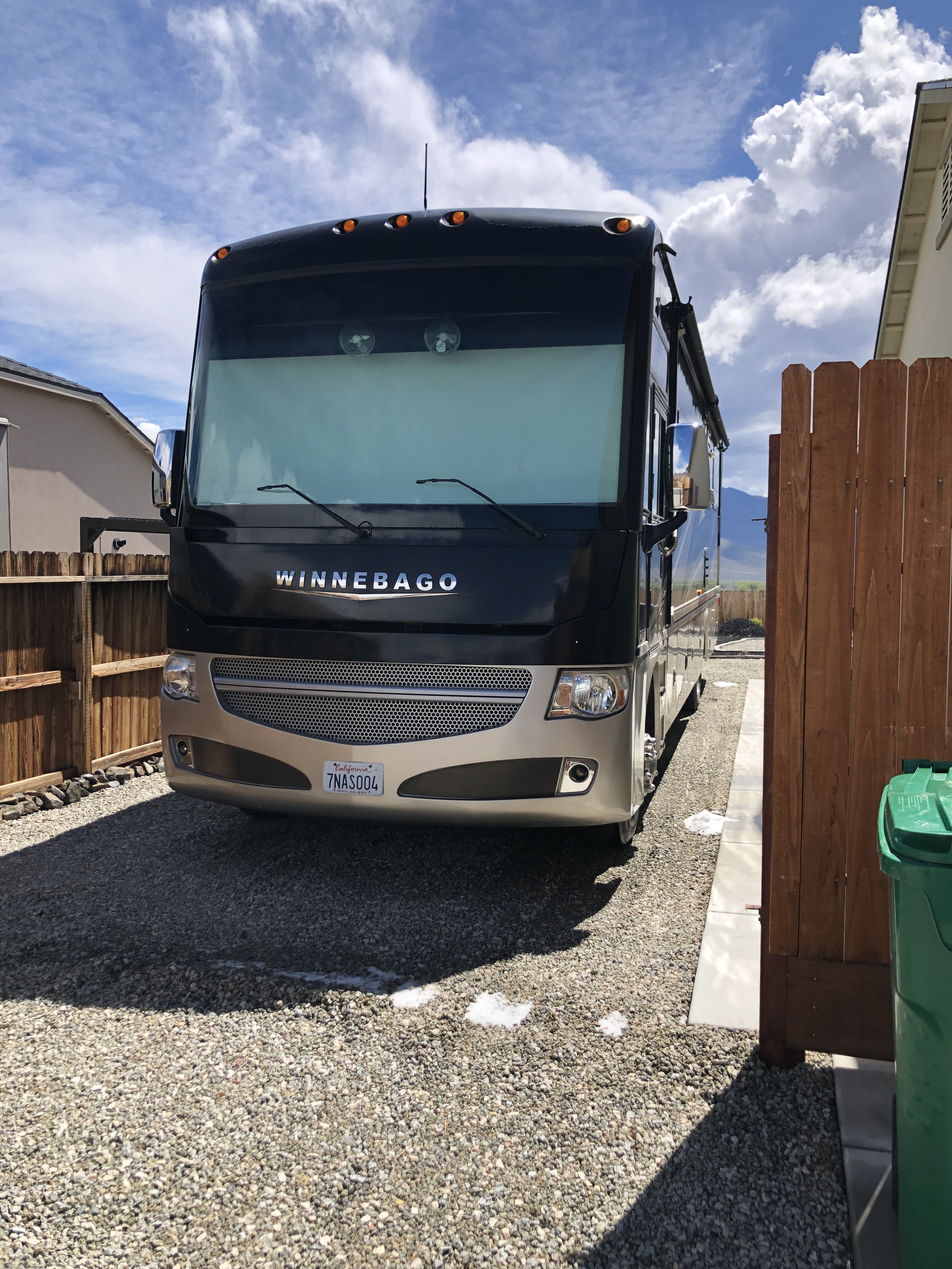 2015 Winnebago ADVENTURER 35P RV