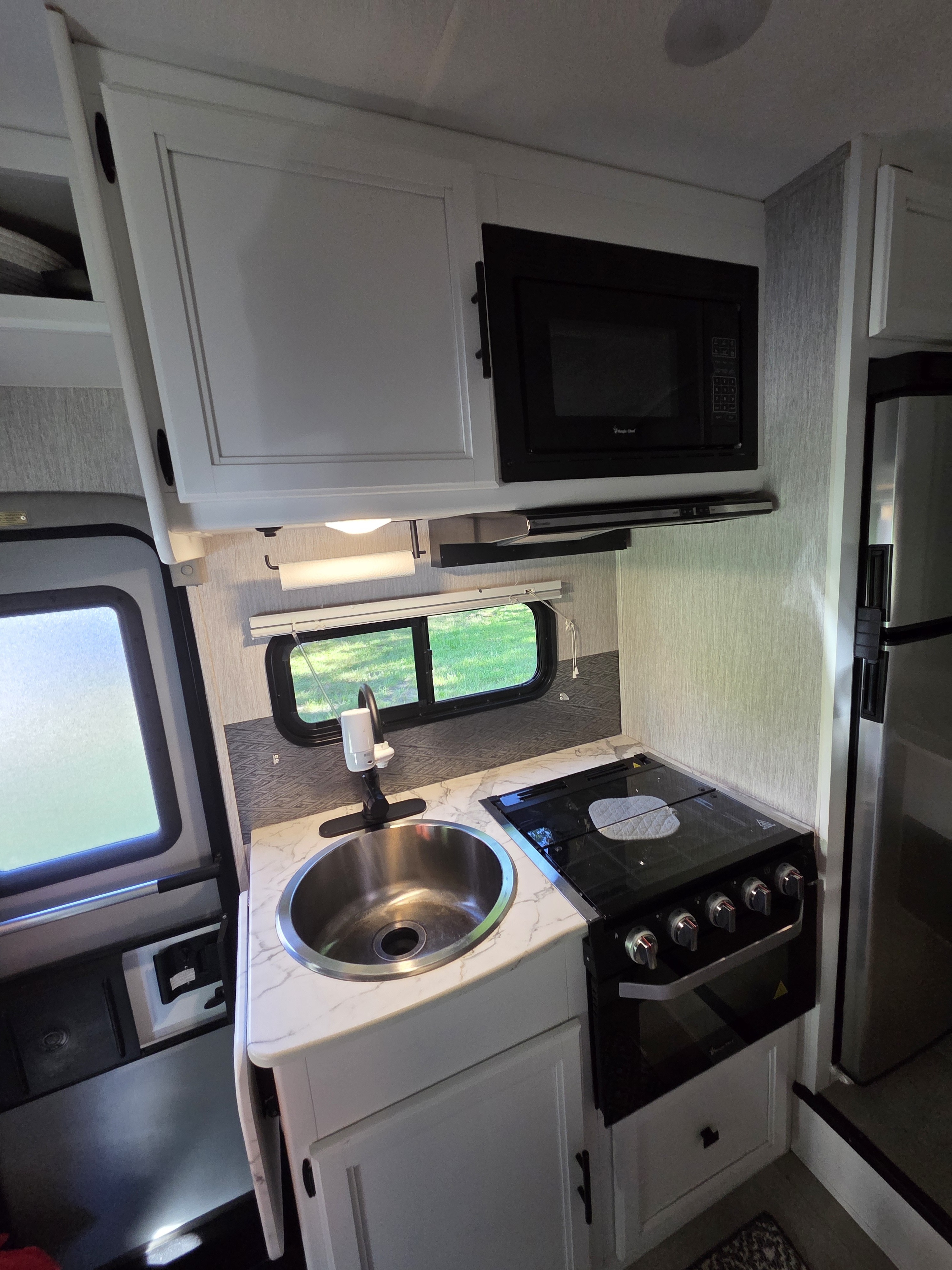 2021 Coachmen CROSS TRAIL 23XG in black mountain NC