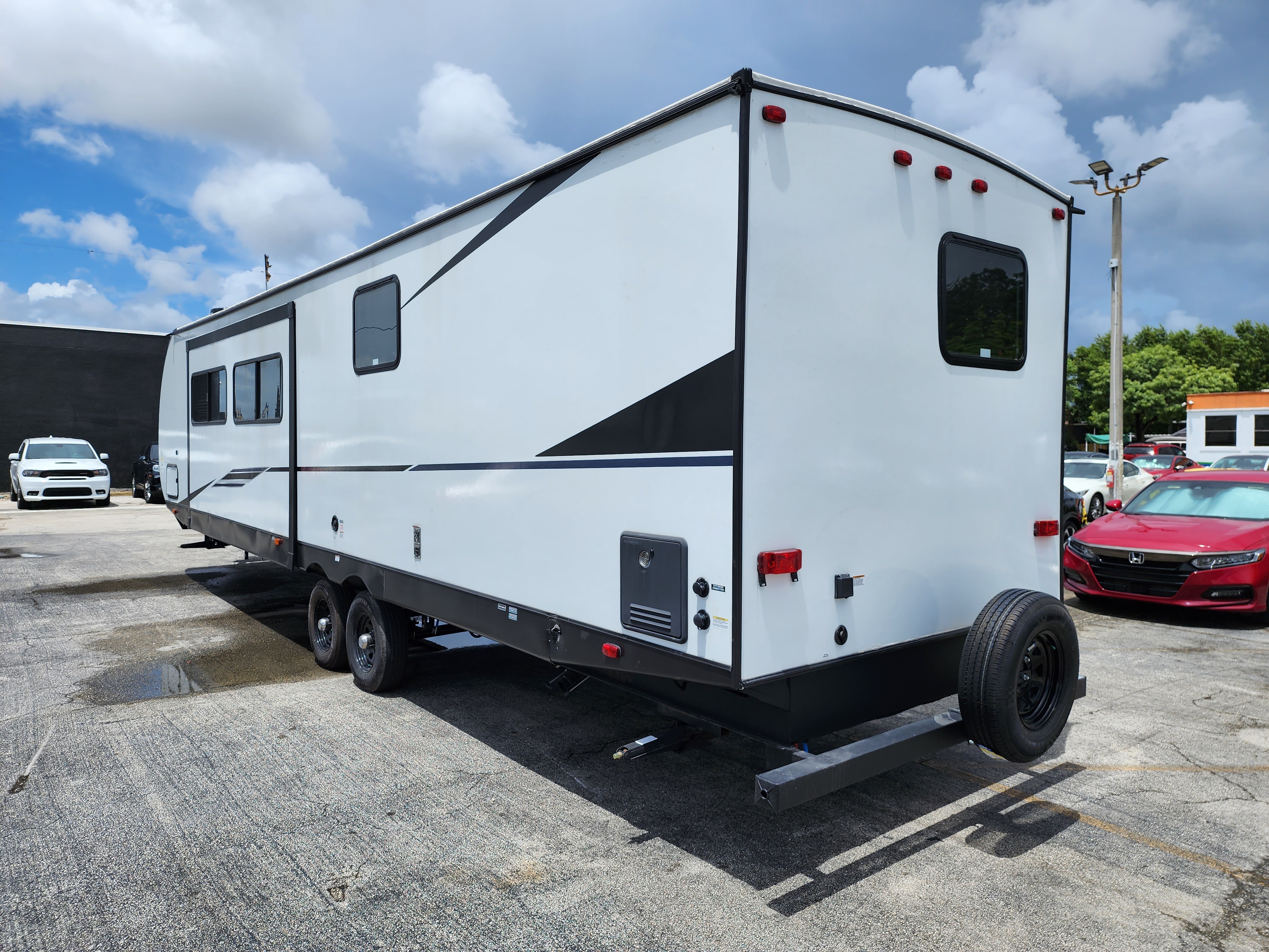 2023 Heartland COUNTRY RIDGE CR 41RLSS in miami FL