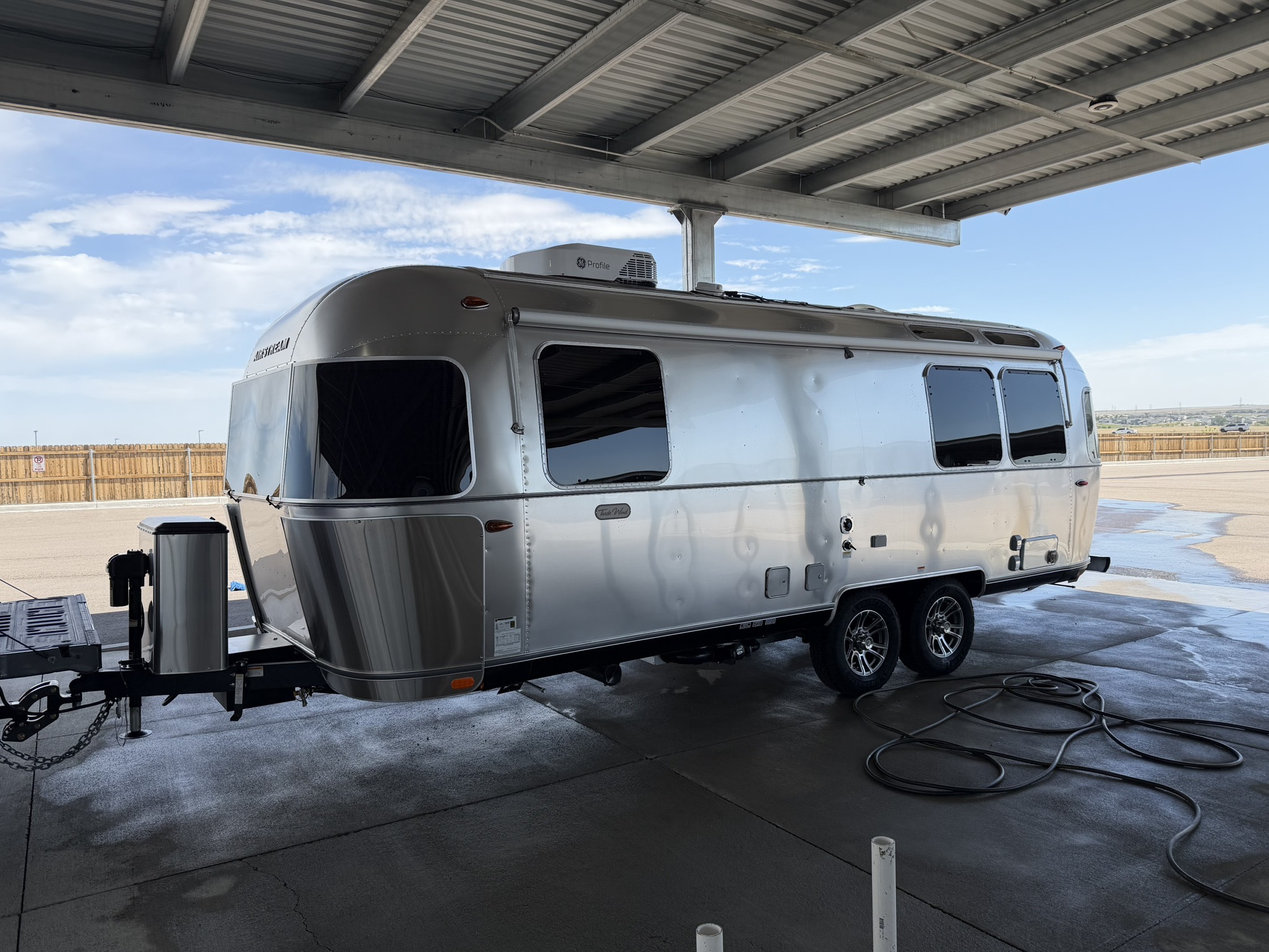 2025 Airstream TRADE WIND 25FBQ RV