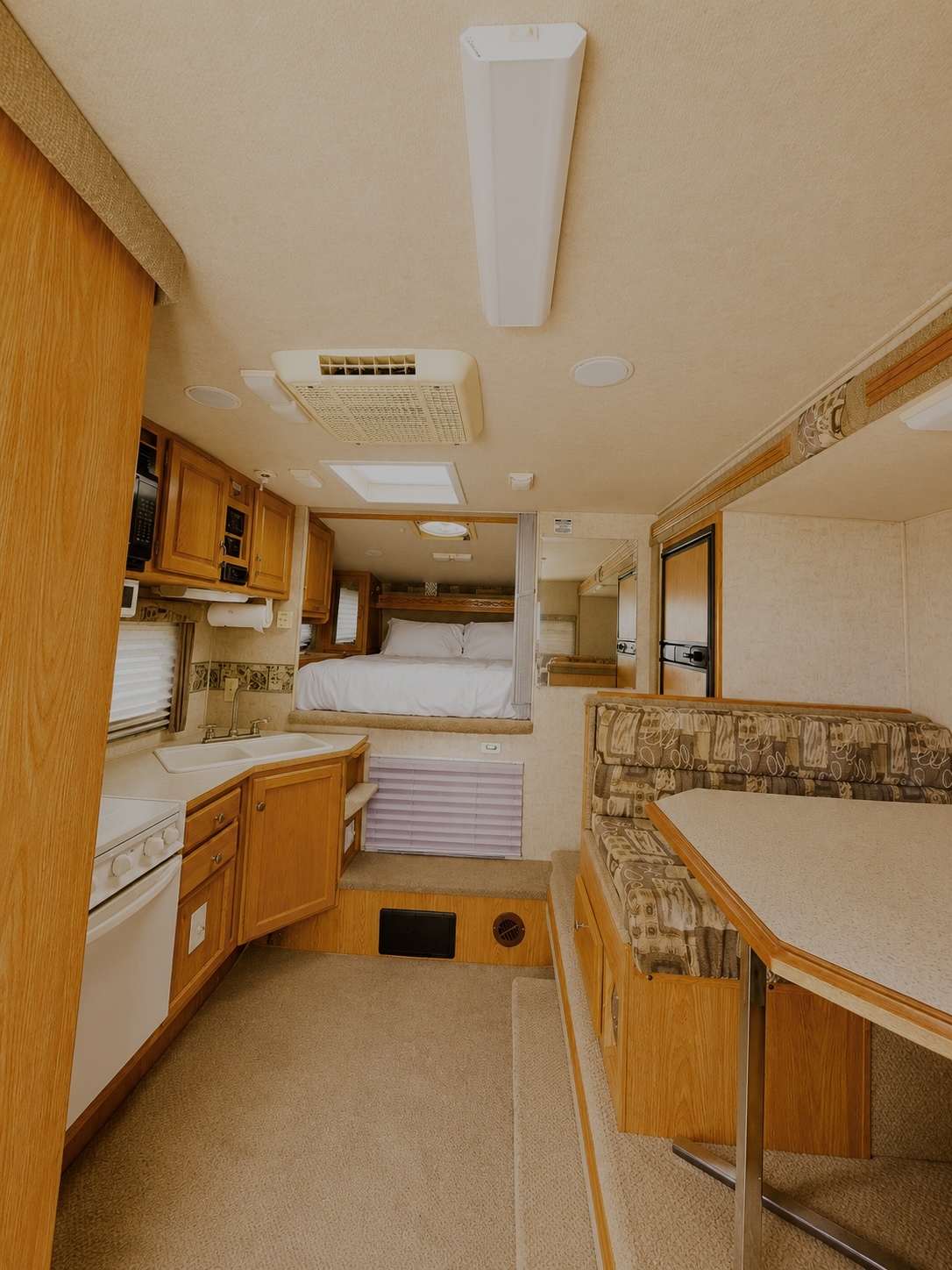 2005 Northwood Mfg ARCTIC FOX TRUCK CAMPER 990 in ridgecrest CA