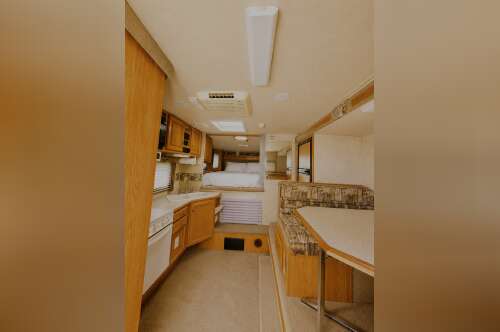 2005 Northwood Mfg ARCTIC FOX TRUCK CAMPER 990 in ridgecrest CA