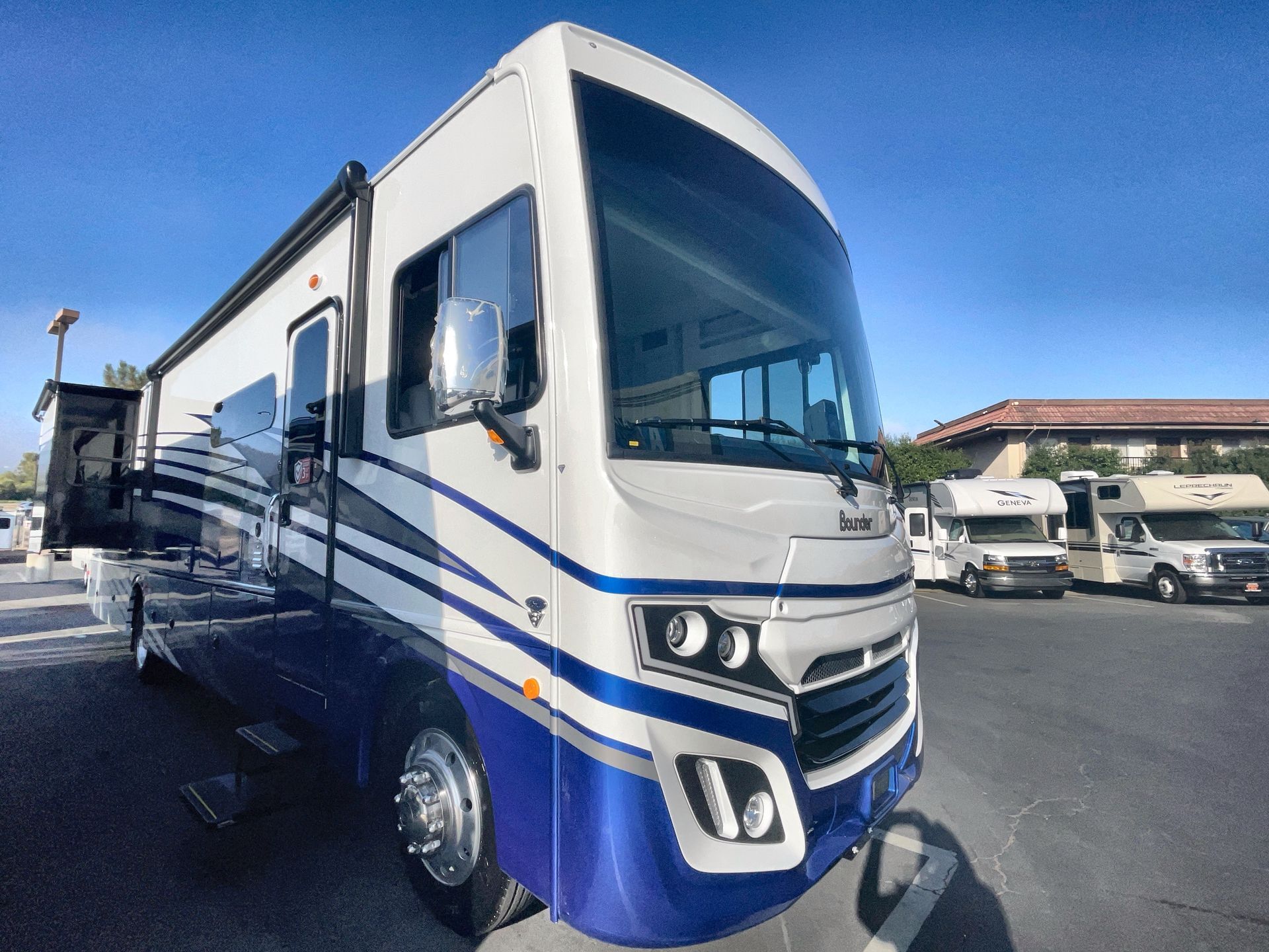 2025 Fleetwood Bounder 36F RV