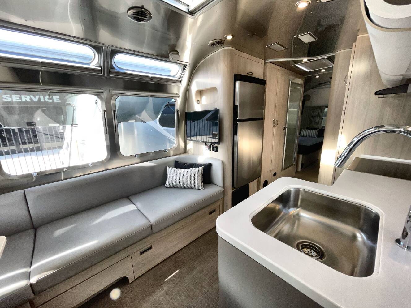 A photo of this 2021 Airstream Globetrotter 27FBT