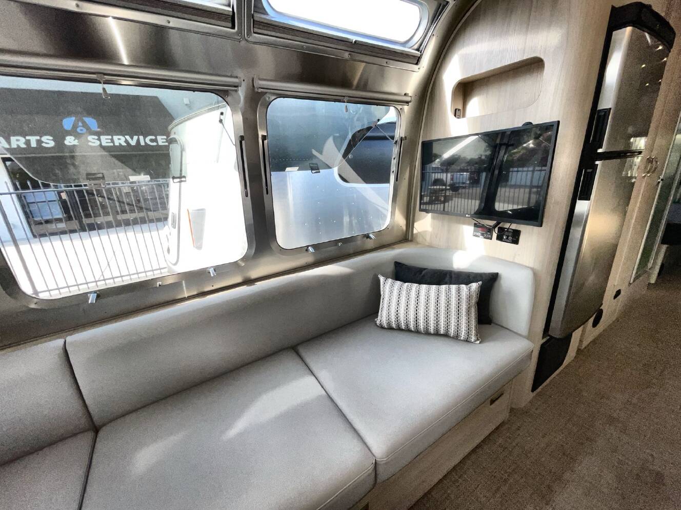 A photo of this 2021 Airstream Globetrotter 27FBT