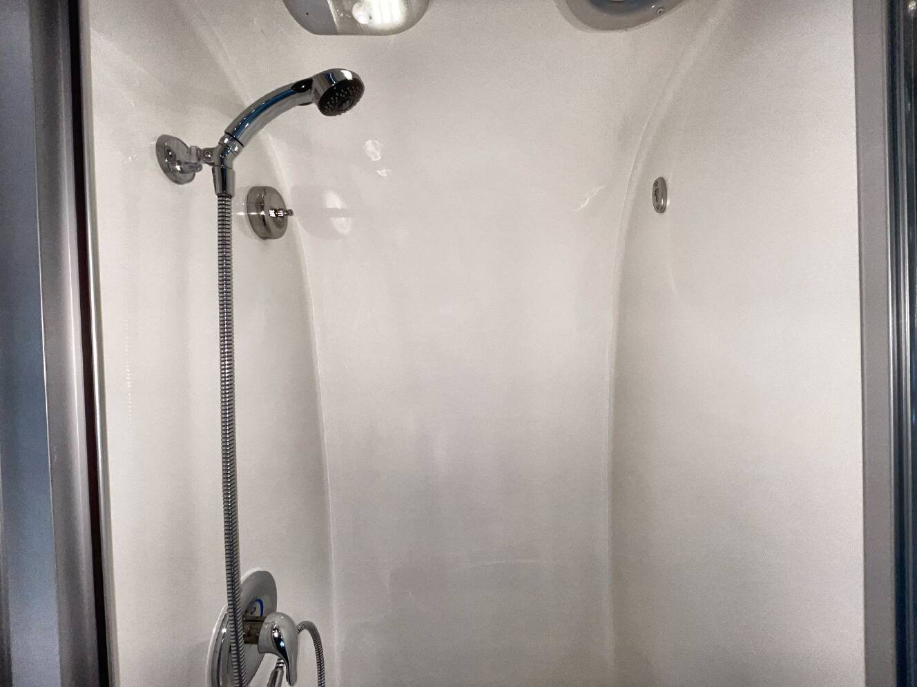 A photo of this 2021 Airstream Globetrotter 27FBT