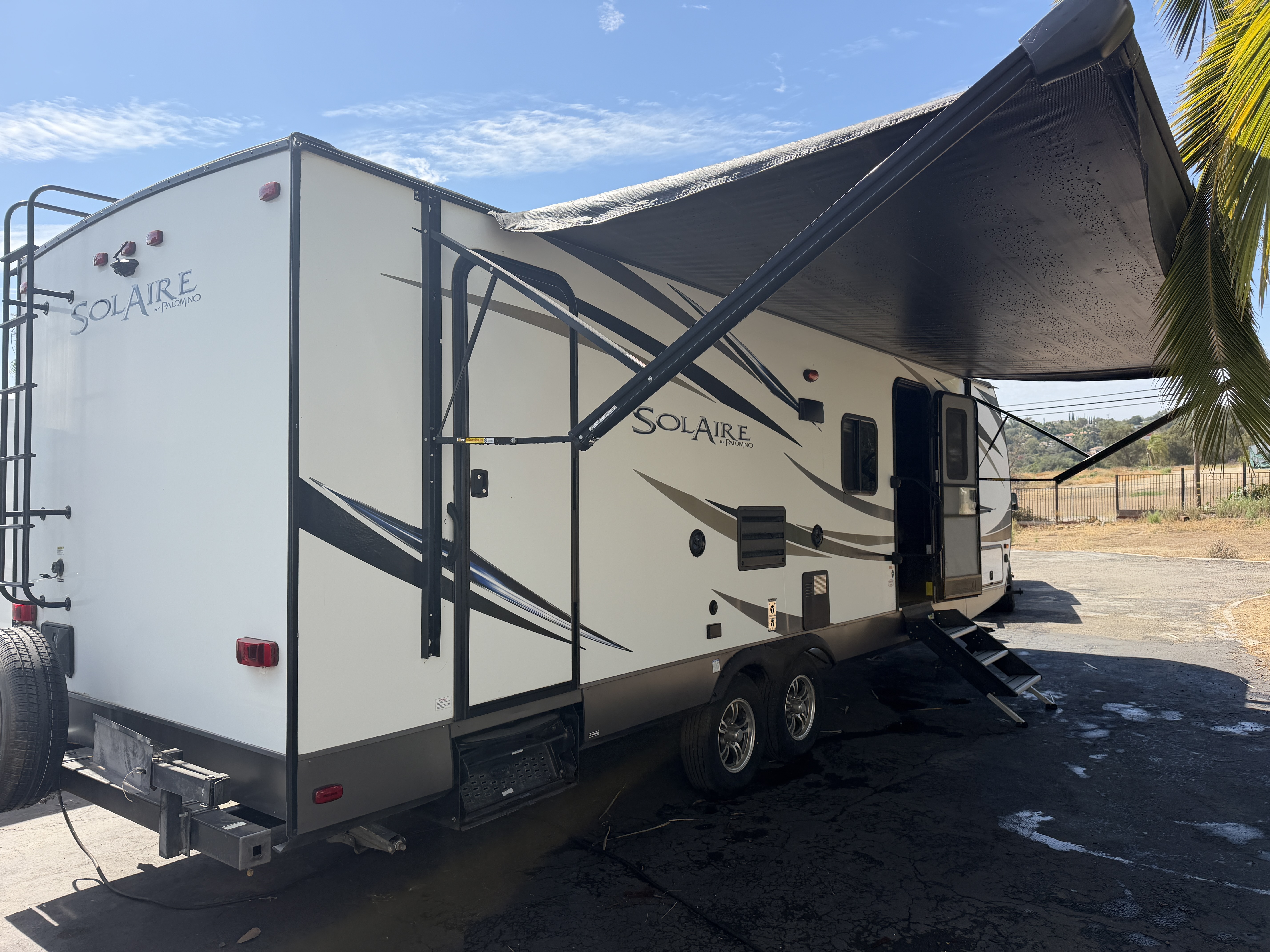 2018 Forest River SOLAIRE 2750BHS in vista CA