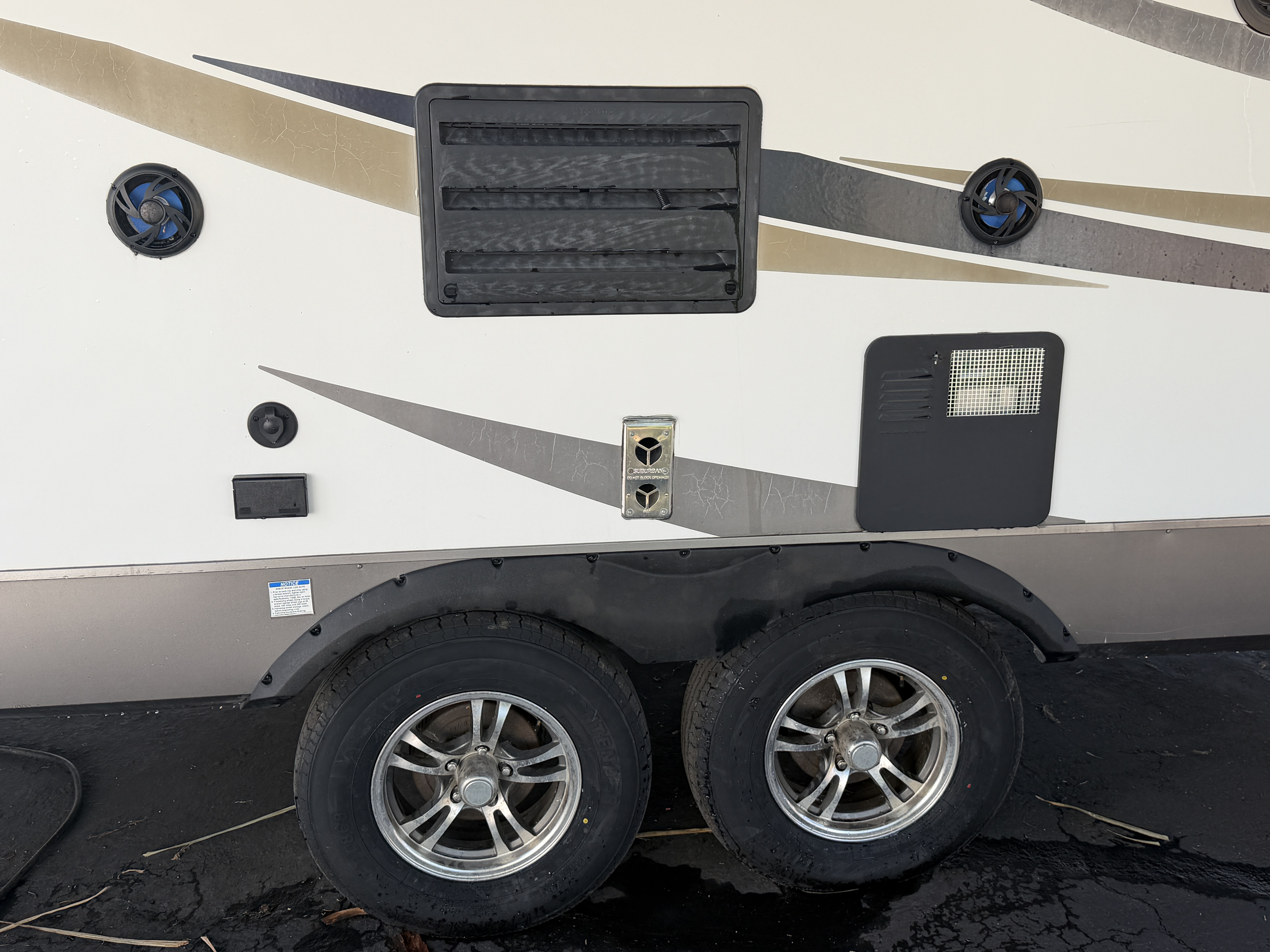 2018 Forest River SOLAIRE 2750BHS in vista CA