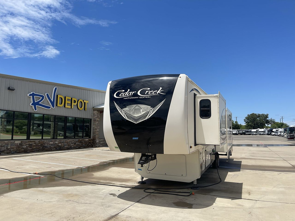 2020 Forest River CEDAR CREEK HATHAWAY in cleburne TX