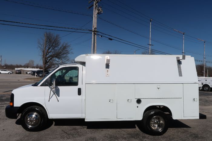 2004 CHEVROLET Express Commercial Cutaway in Springfield, MO