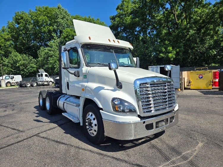 2018 FREIGHTLINER CASCADIA 125 in Ypsilanti, MI