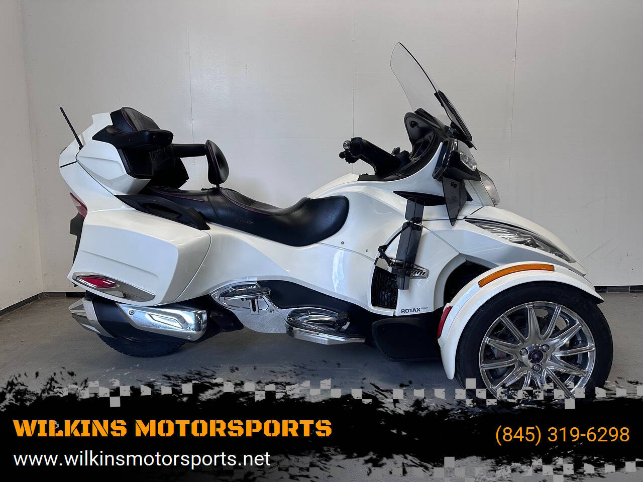2016 Can-Am SPYDER RT SE6 RT SE6 in Patterson, NY