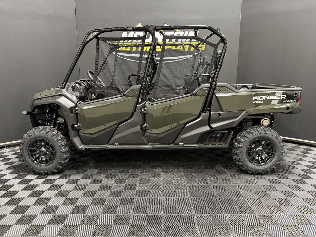 2025 Honda Pioneer 1000-6 Deluxe Crew in greeneville TN