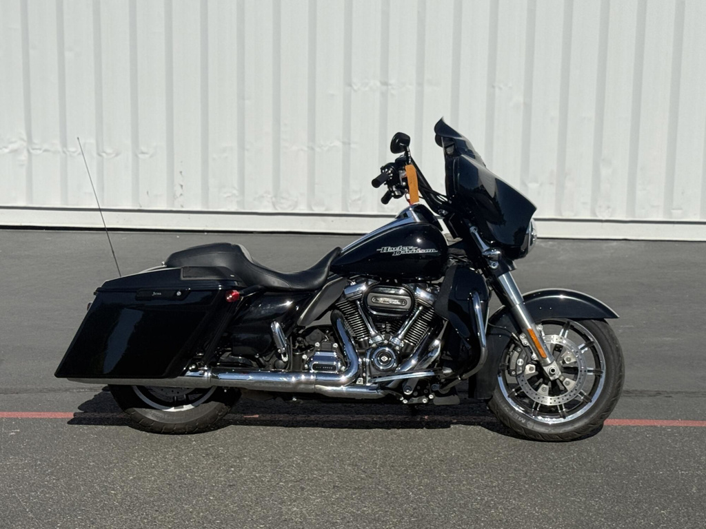 2017 Harley-Davidson Street Glide Special SPECIAL in Kennewick, WA