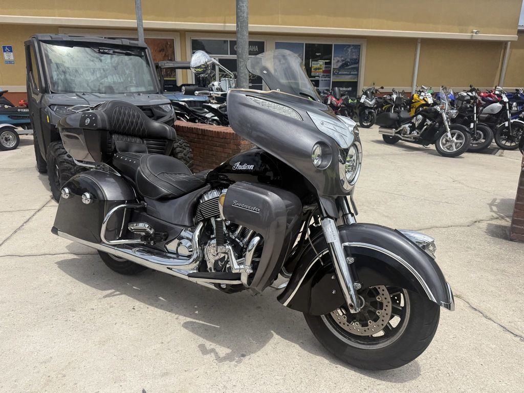 2016 Indian Roadmaster Thunder Black in Jacksonville, FL