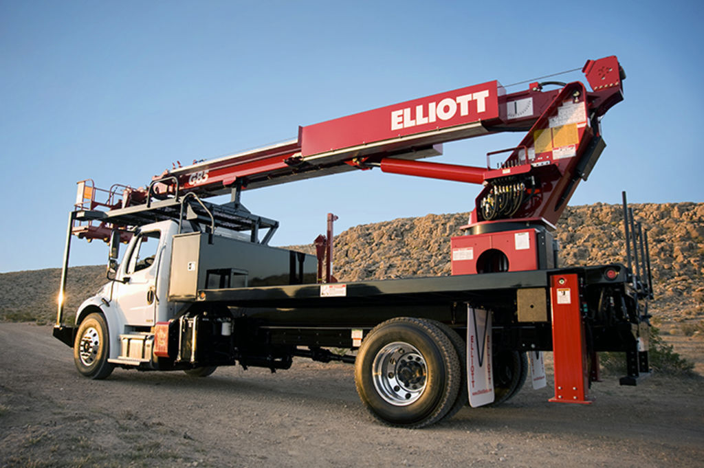 2025 Elliott G85R Sign/Lighting/Electrical Truck Working Height 87' in Amherst, NH
