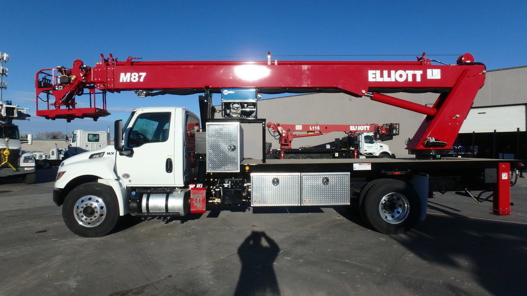 2025 Elliott Equipment M87 Non-CDL Bucket Truck 87' Working Height Sign| Light in Amherst, NH
