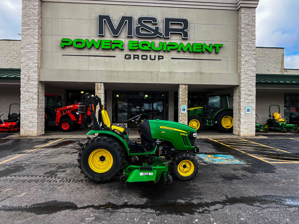 2013 John Deere 2032R in Hermitage, PA