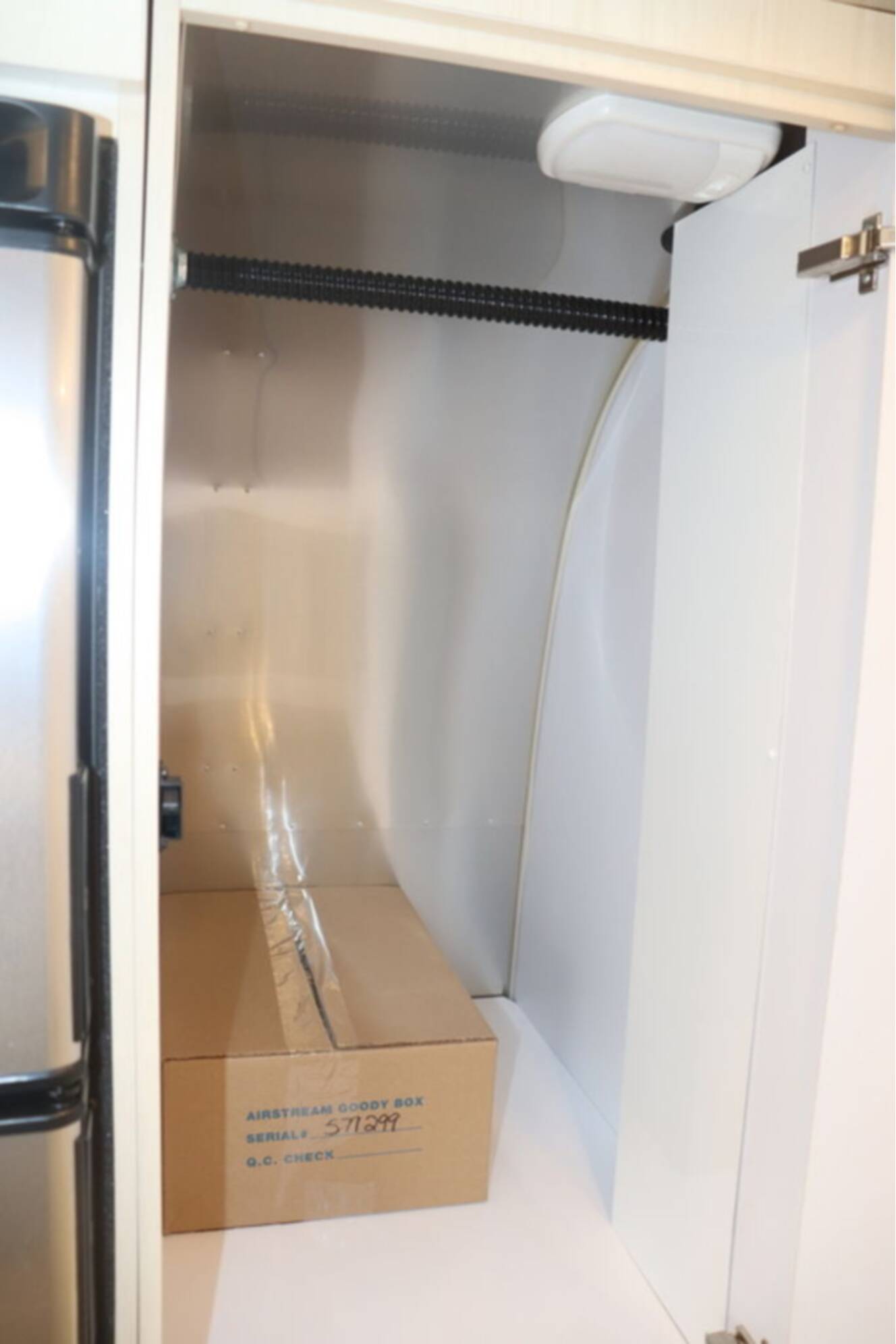 A photo of this 2026 Airstream Flying Cloud® 30FB Bunk