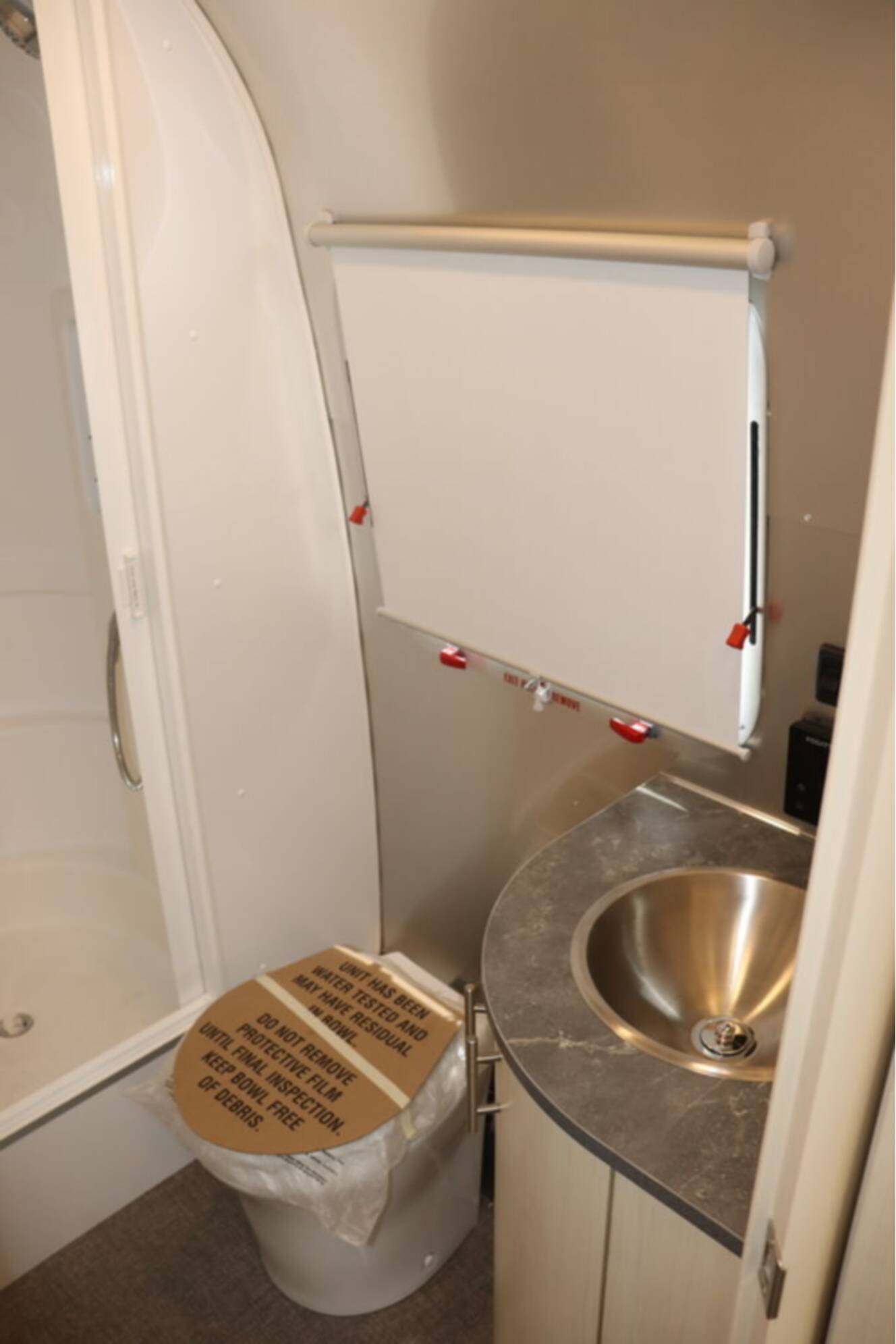 A photo of this 2026 Airstream Flying Cloud® 30FB Bunk