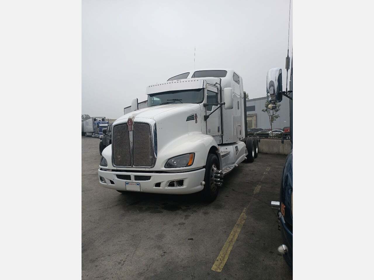 2016 KENWORTH T660 in Los Angeles, CA