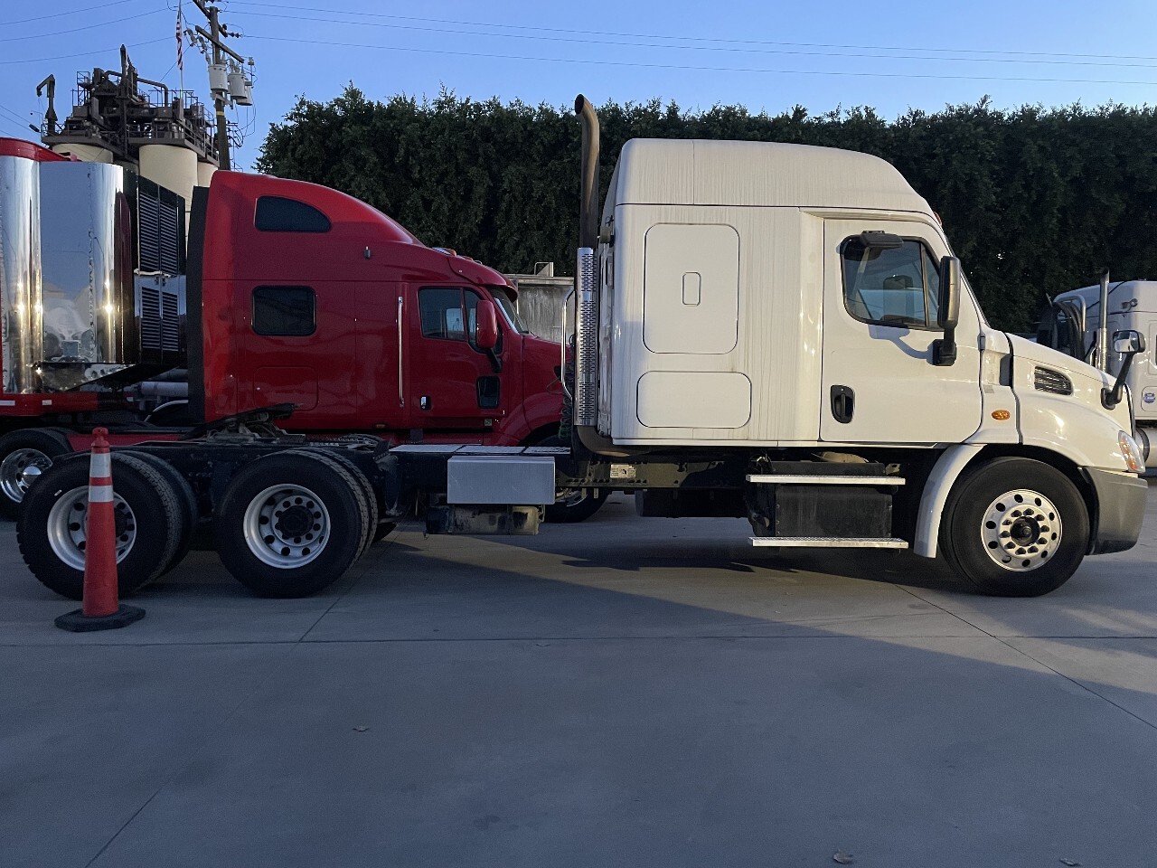 2016 FREIGHTLINER Cascadia in Los Angeles, CA