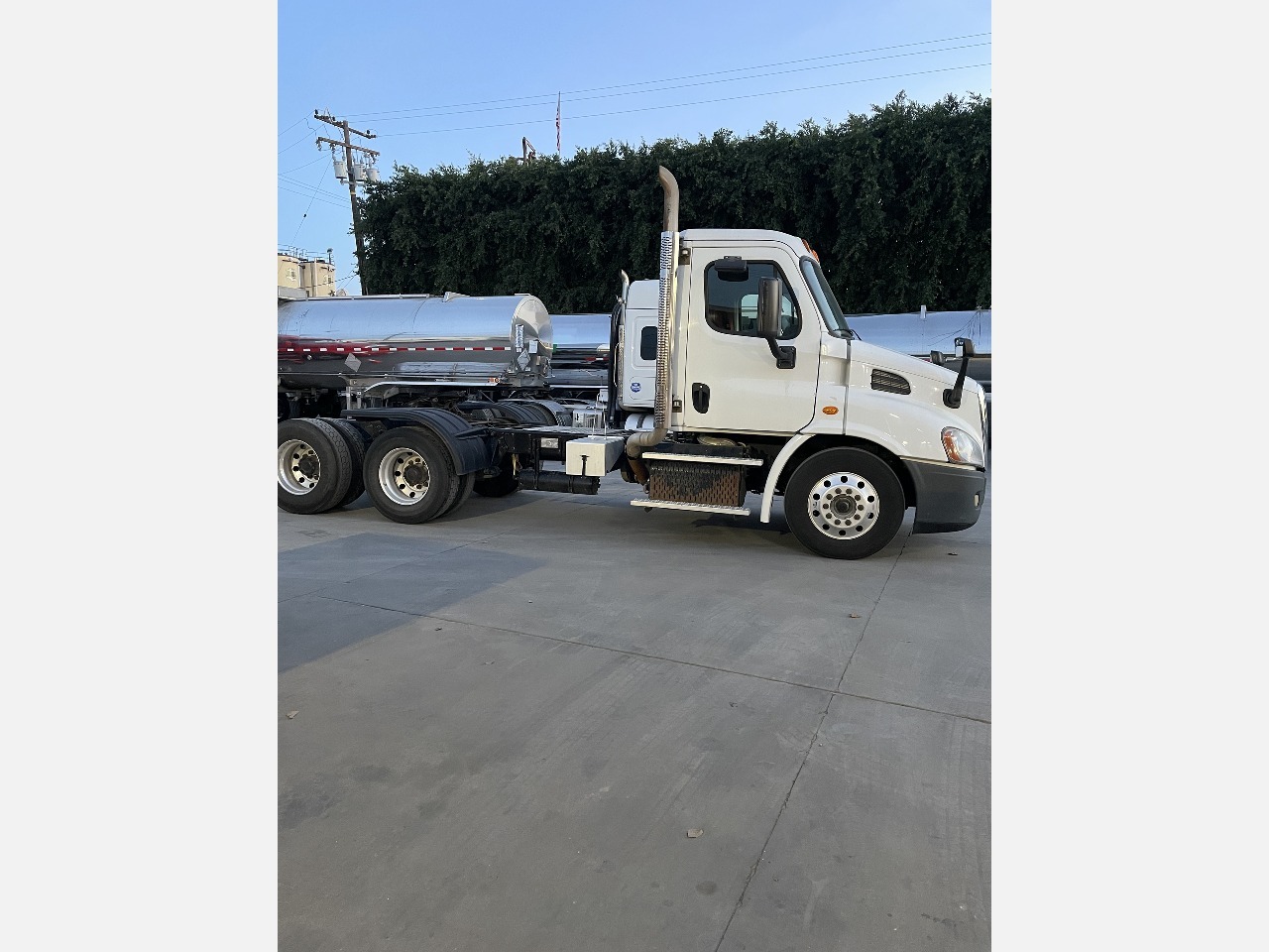 2015 FREIGHTLINER Cascadia in Los Angeles, CA