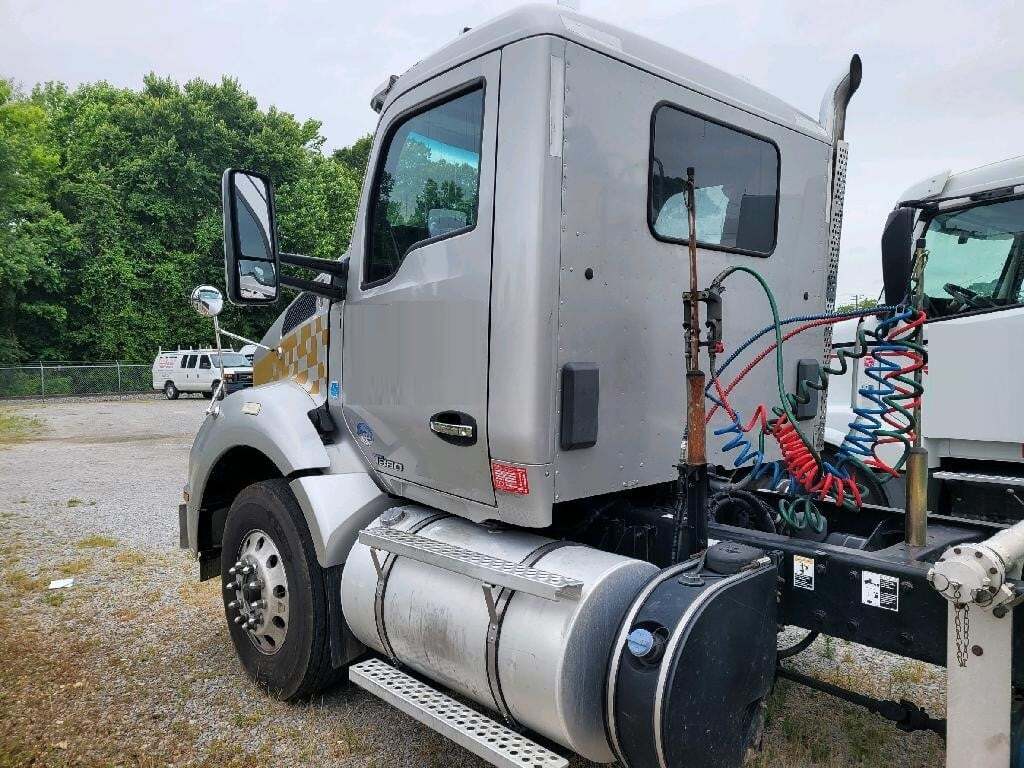 2015 KENWORTH T880 AUTO 399KMI in Raleigh, NC