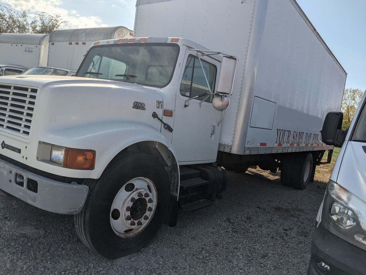 2001 INTERNATIONAL 4700 24FT in Kansas City, MO