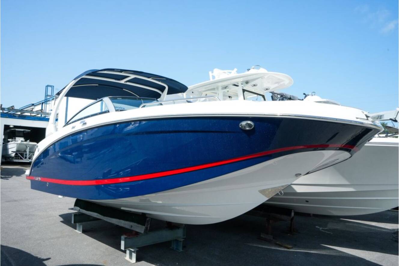 A photo of this 2026 Four Winns HD8 OB