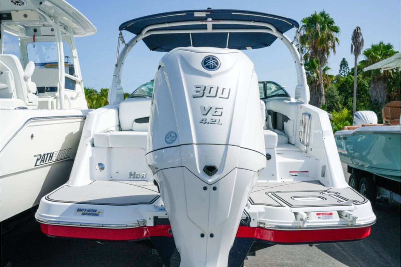 A photo of this 2026 Four Winns HD8 OB