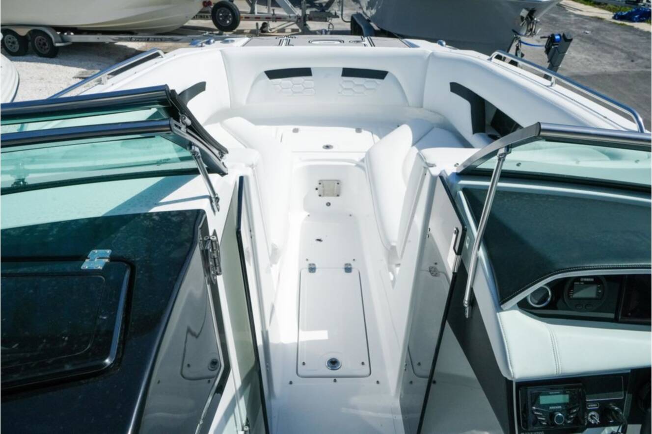 A photo of this 2026 Four Winns HD8 OB