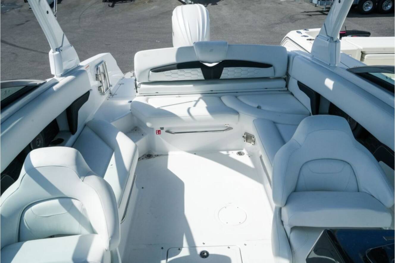 A photo of this 2026 Four Winns HD8 OB
