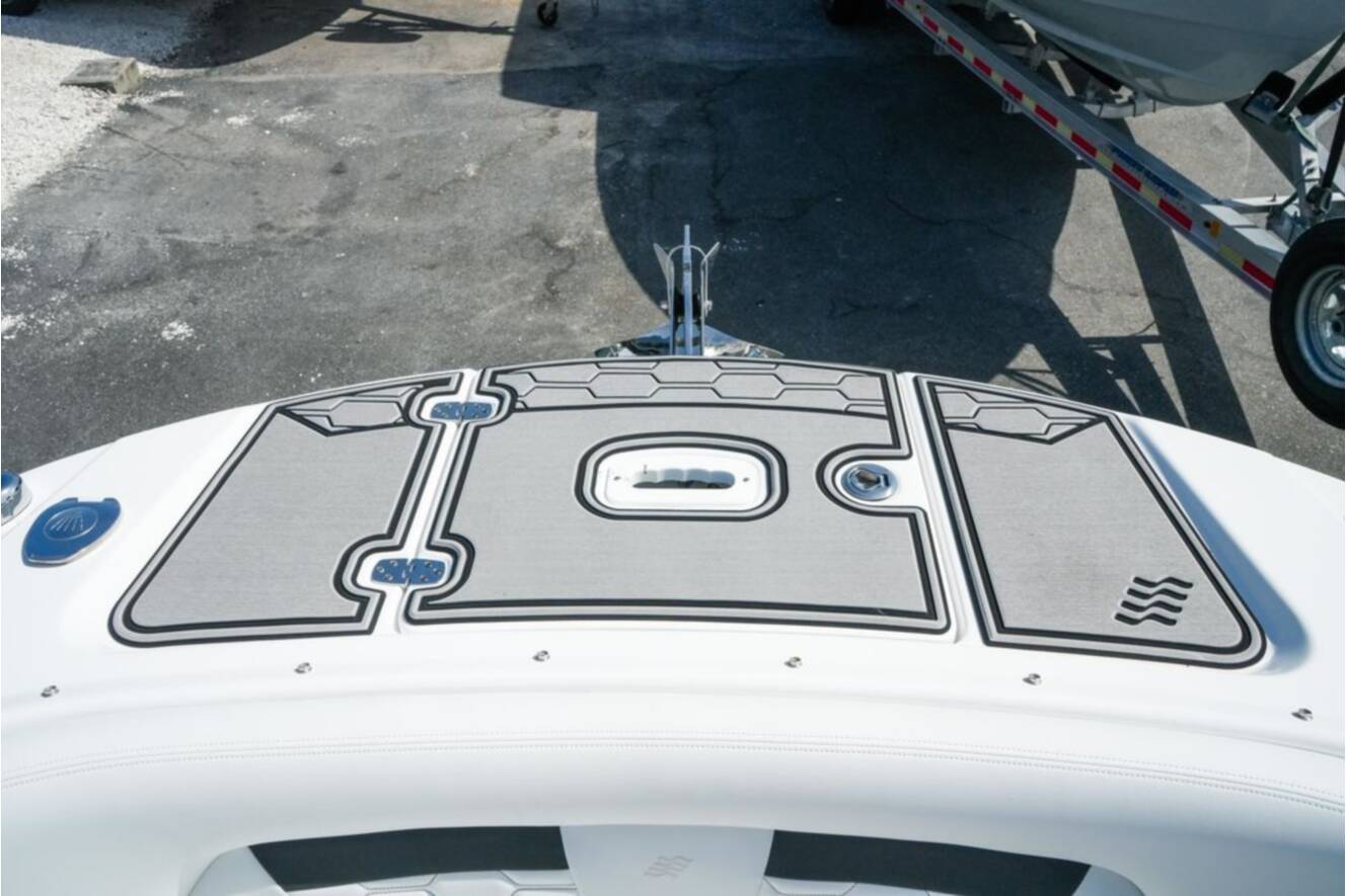 A photo of this 2026 Four Winns HD8 OB