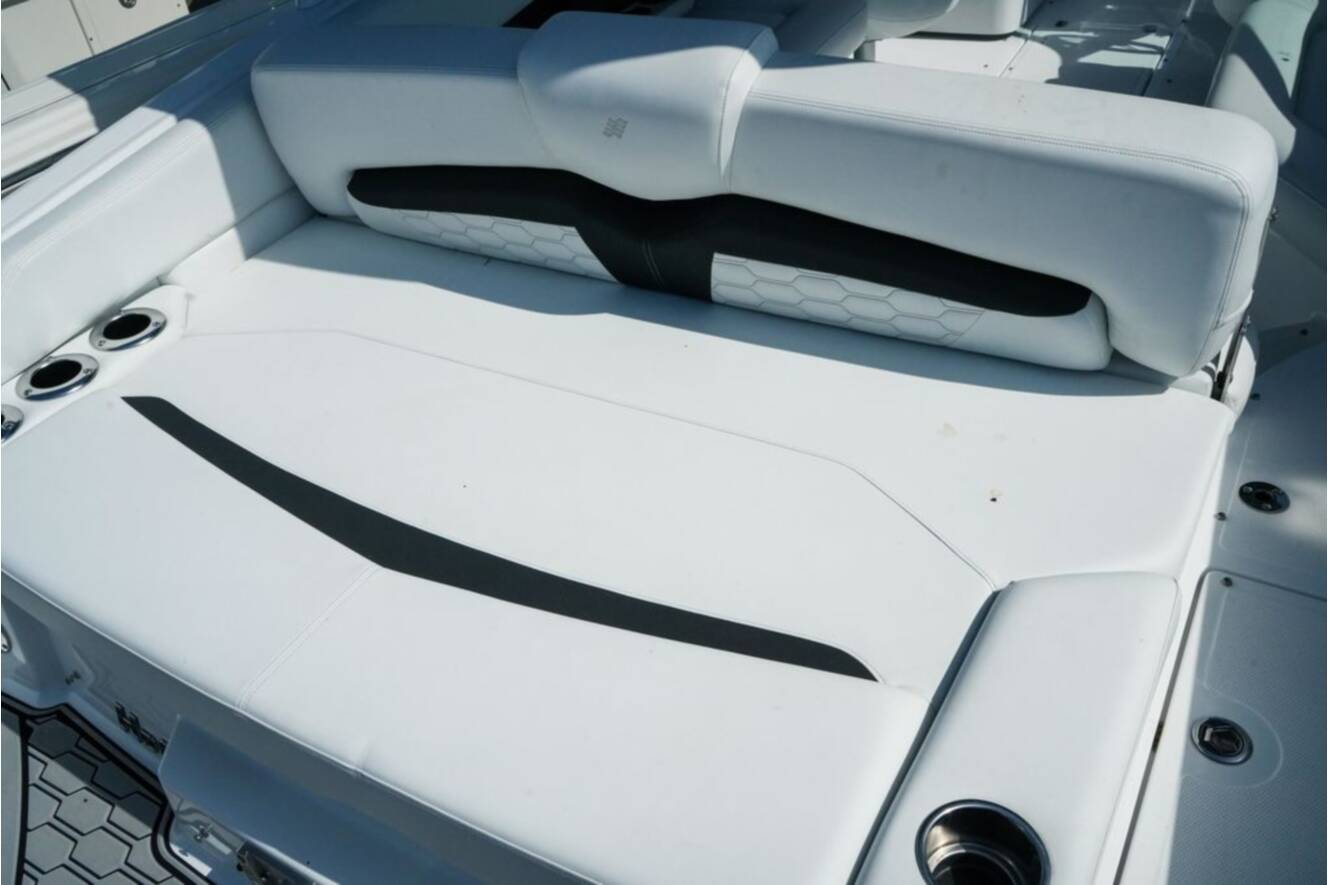 A photo of this 2026 Four Winns HD8 OB