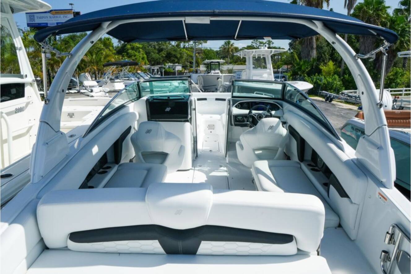 A photo of this 2026 Four Winns HD8 OB
