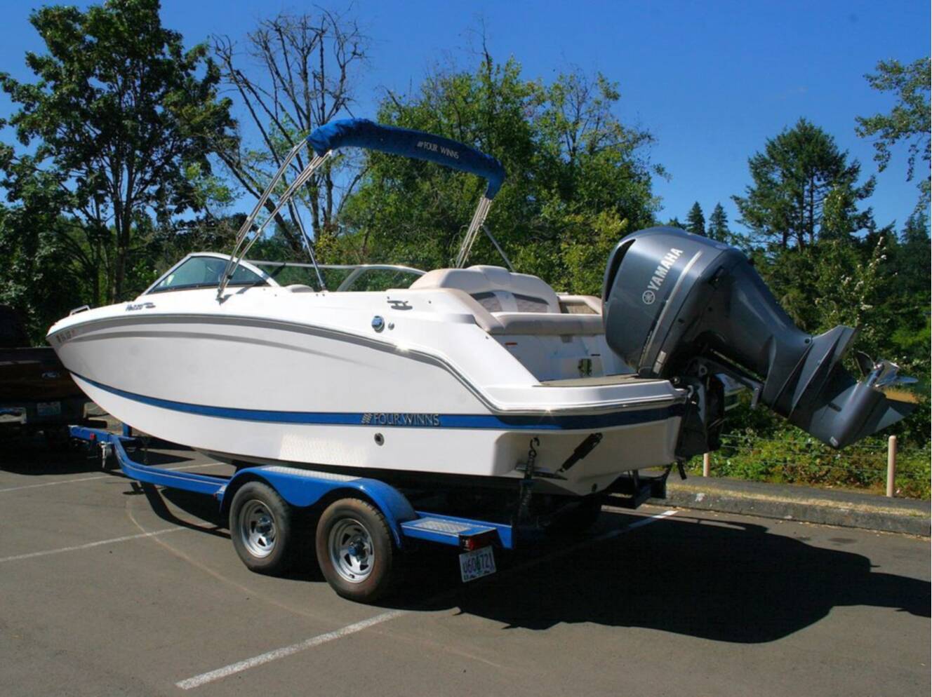 A photo of this 2018 Four Winns HD220 OB