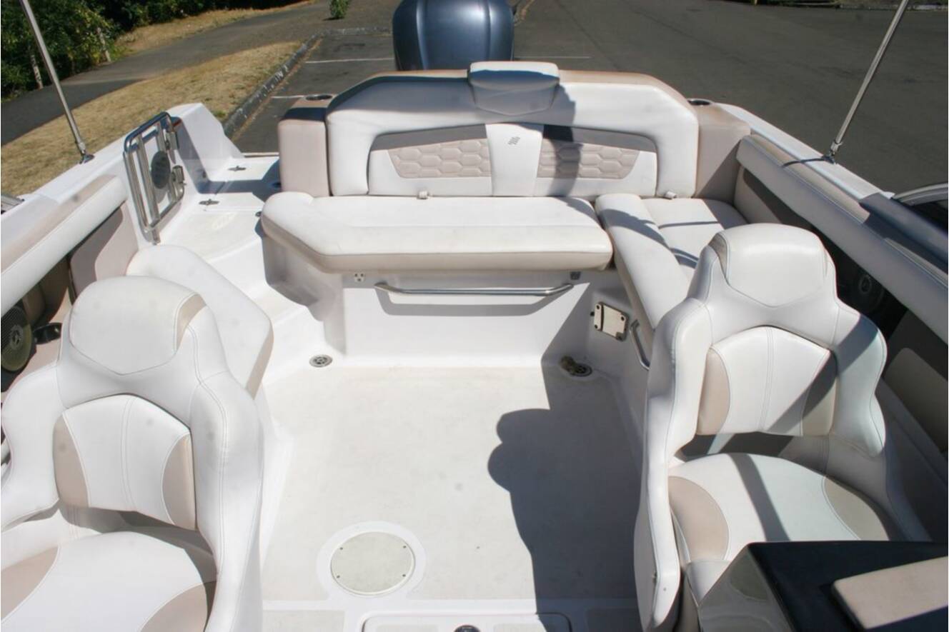 A photo of this 2018 Four Winns HD220 OB