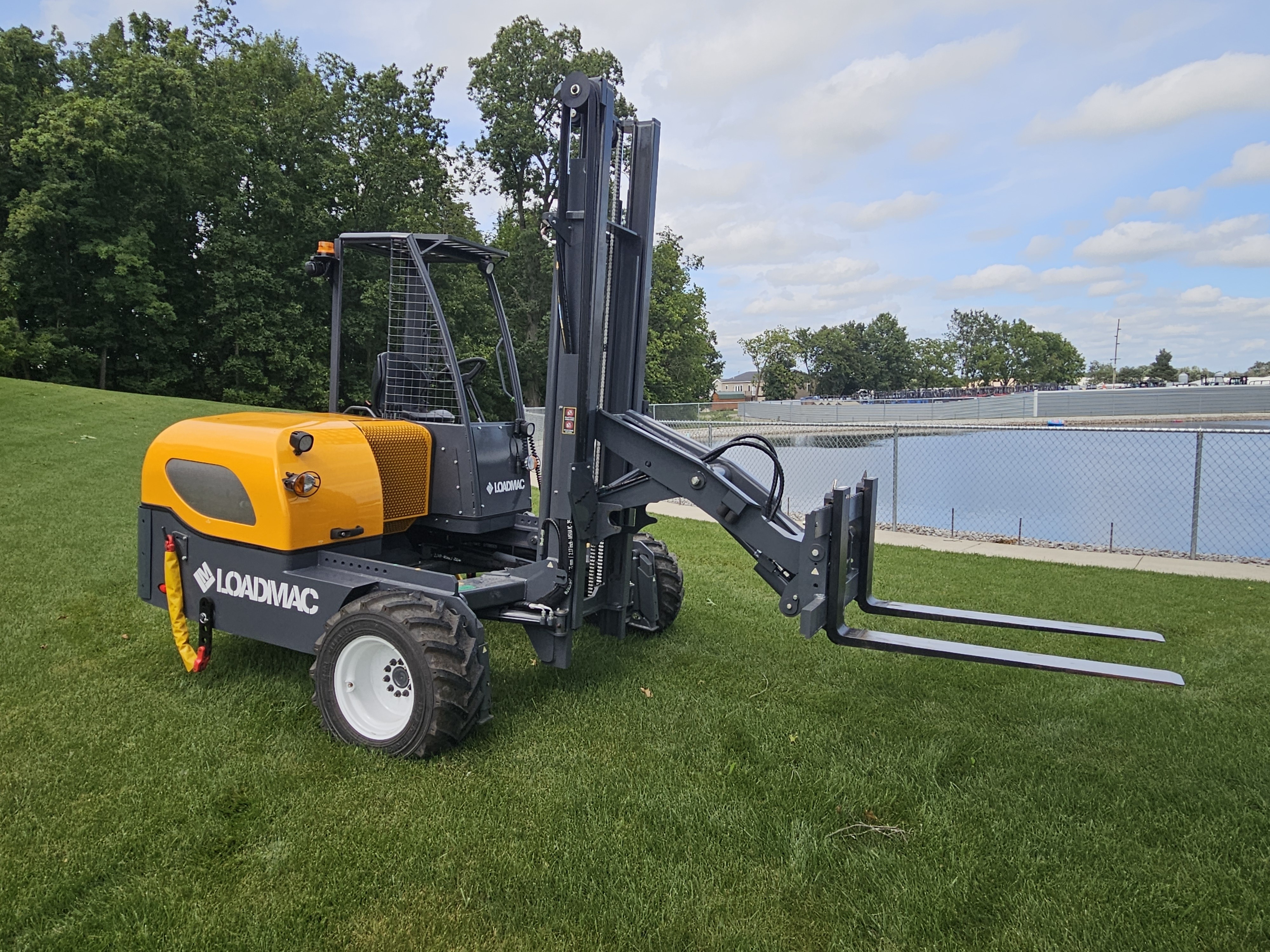 2024 Loadmac 855 2 Way with Extended Reach & 10' Lift Height in Grabill, IN