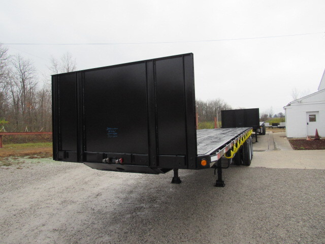 2005 Lufkin 32 X 96 Moffett Trailer in Grabill, IN