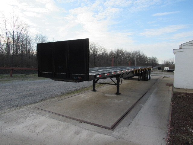 2016 Great Dane Trailers 45 X 102 Flatbed Moffett Trailer in Grabill, IN